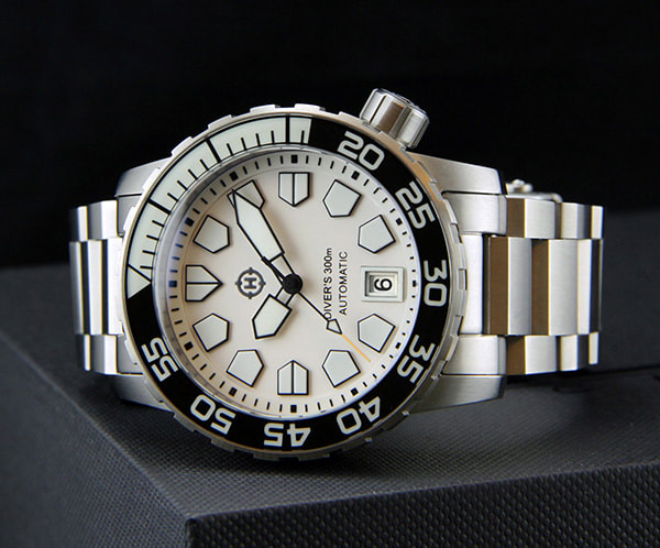 Helm dive hotsell watch