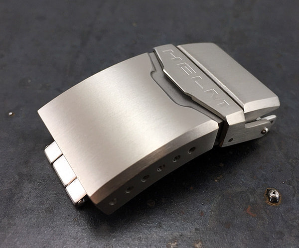 Clasp online in watches